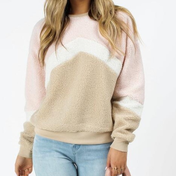 Francesca’s Darice Sherpa Color-Block Sweater - Picture 1 of 3